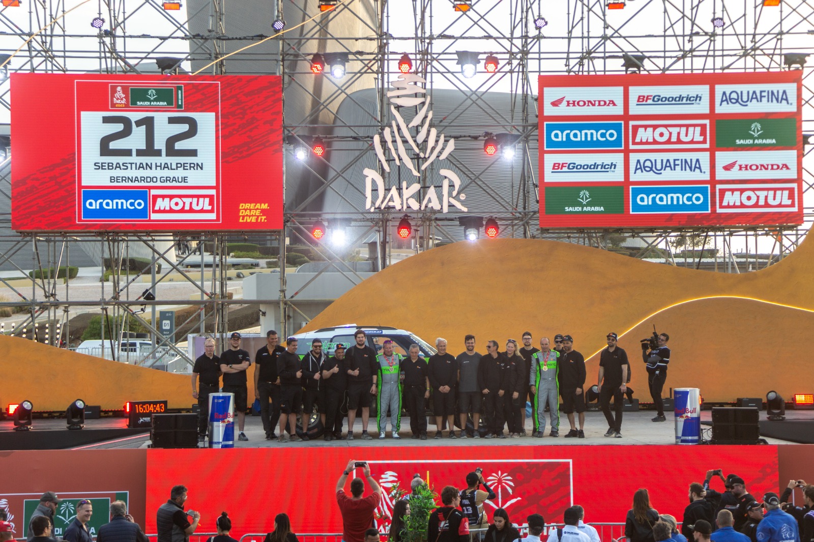 Los festejos de los pilotos que le ganaron al Dakar 2023: WhatsApp Image 2023-01-15 at 11.13.40 (1).jpeg